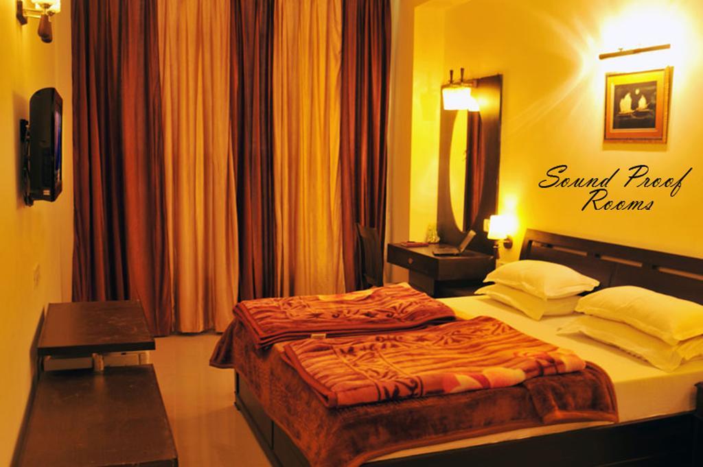 Hotel Hong Kong Inn Amritsar Esterno foto