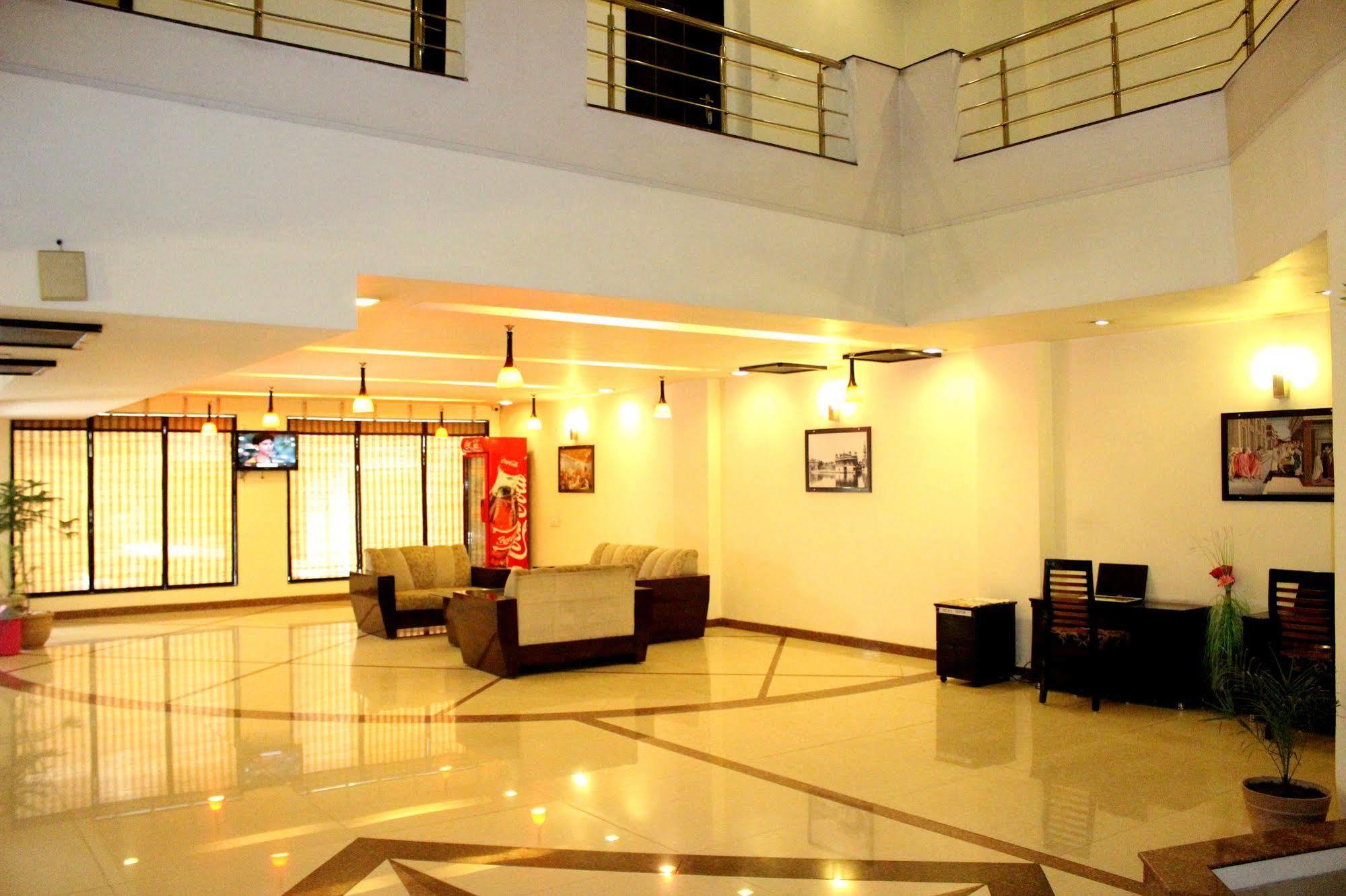 Hotel Hong Kong Inn Amritsar Esterno foto