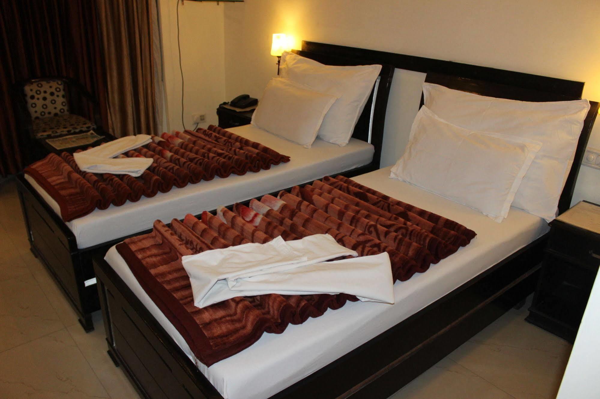 Hotel Hong Kong Inn Amritsar Esterno foto