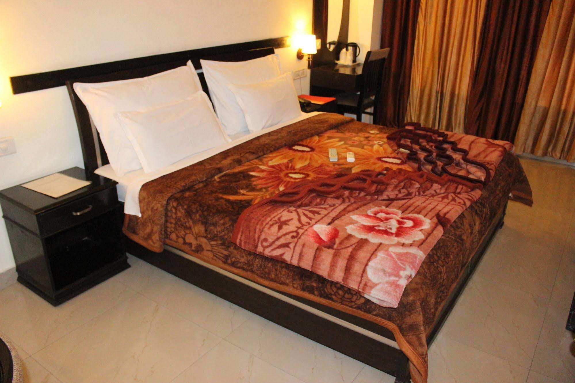 Hotel Hong Kong Inn Amritsar Esterno foto
