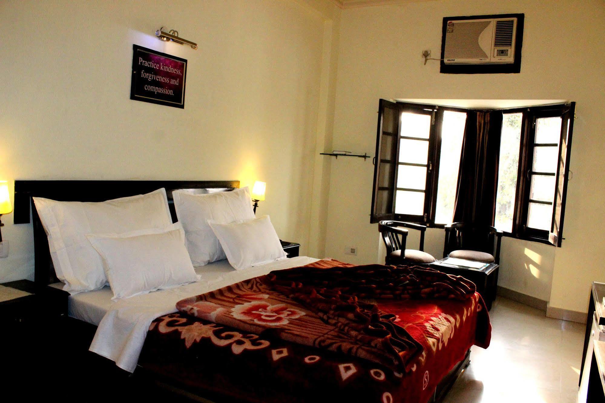 Hotel Hong Kong Inn Amritsar Esterno foto