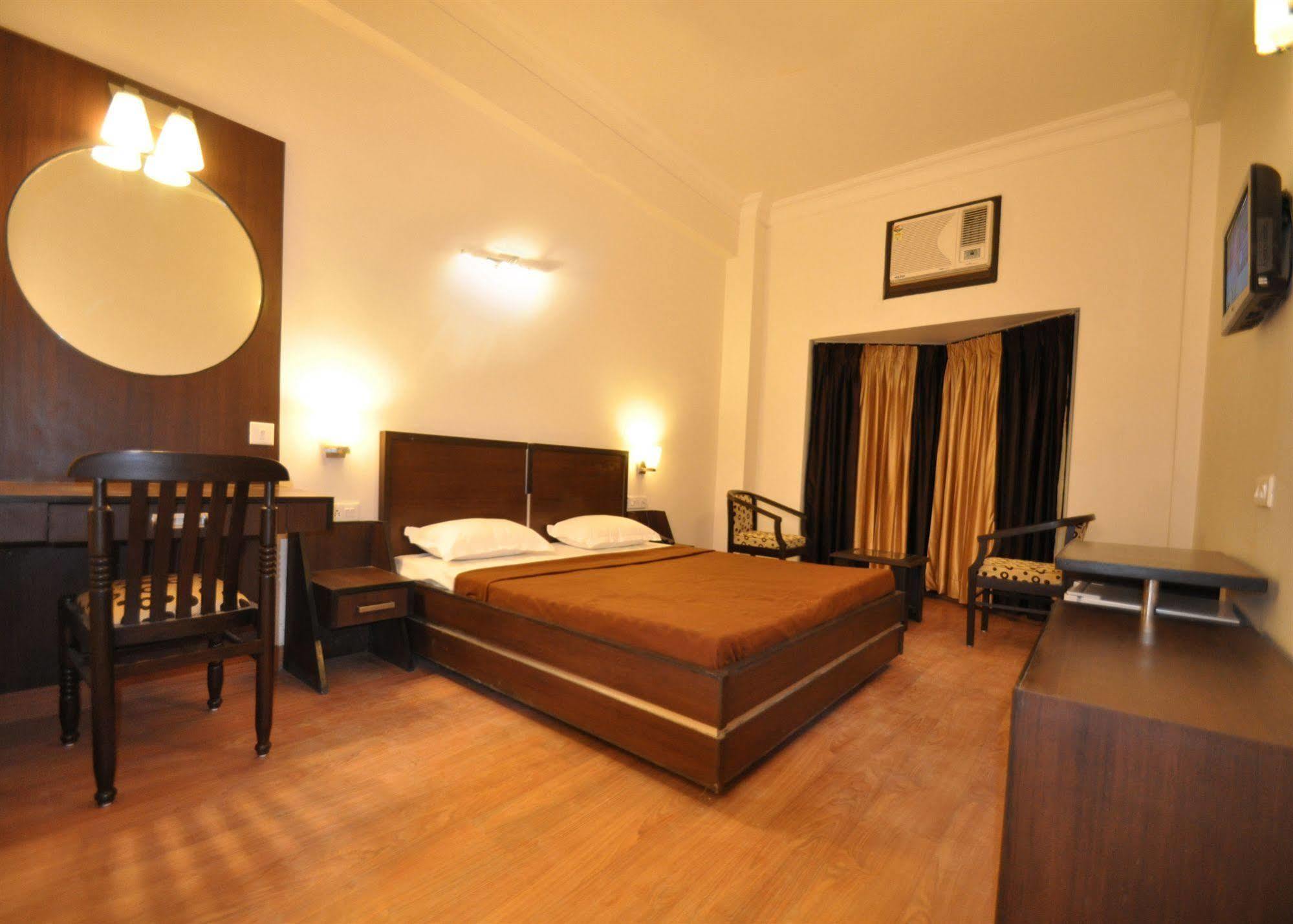 Hotel Hong Kong Inn Amritsar Esterno foto