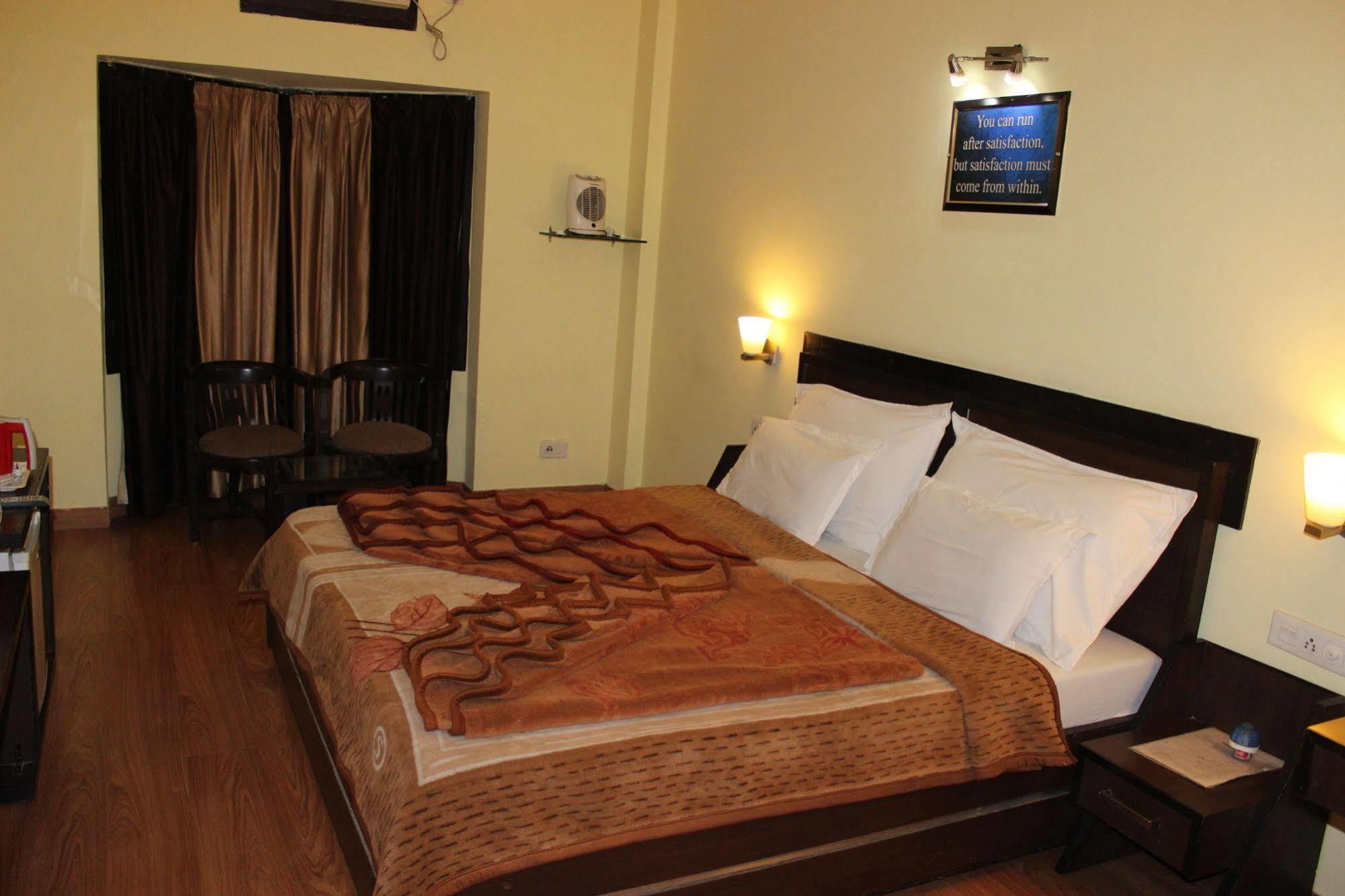 Hotel Hong Kong Inn Amritsar Esterno foto