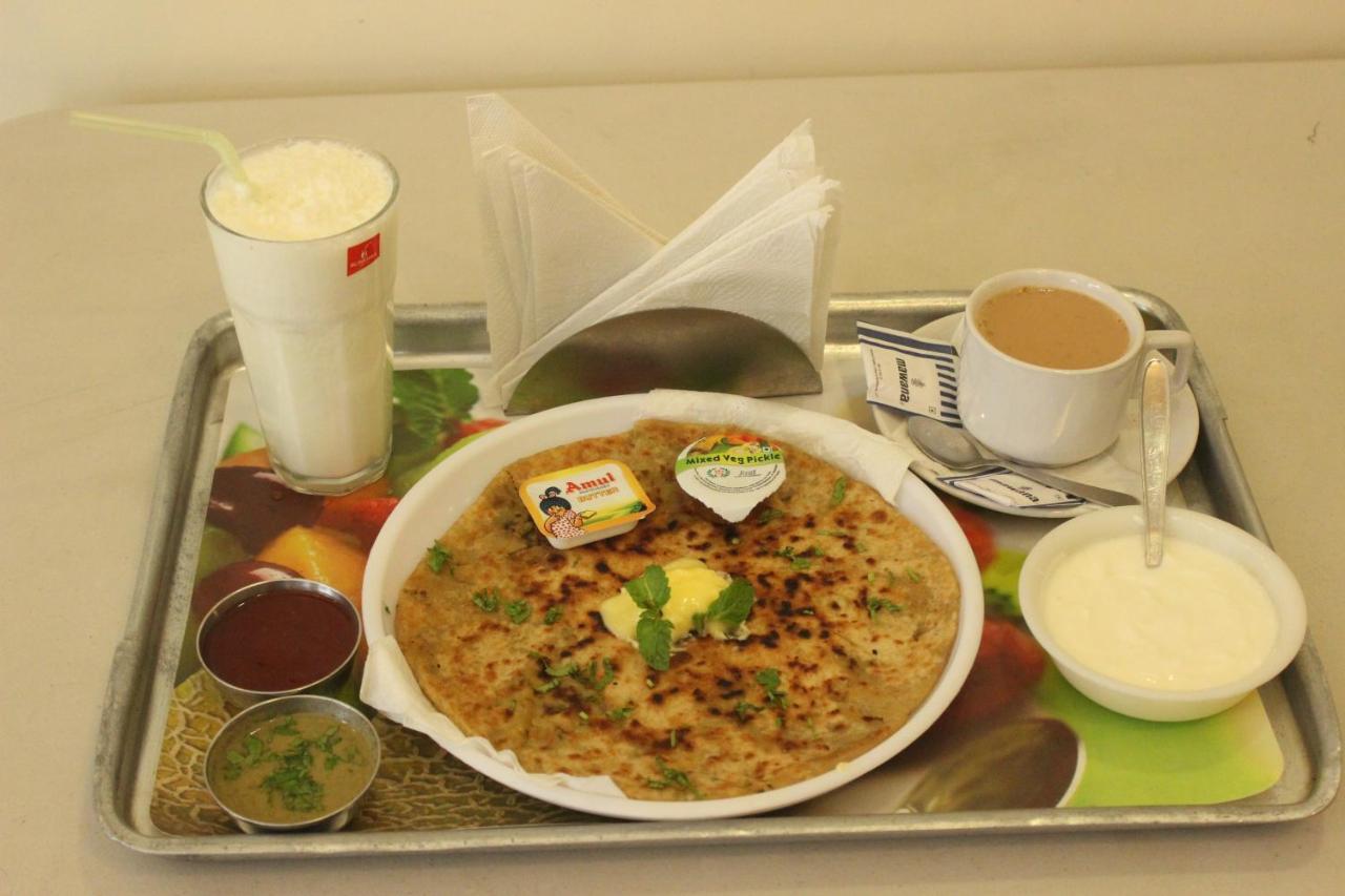 Hotel Hong Kong Inn Amritsar Esterno foto